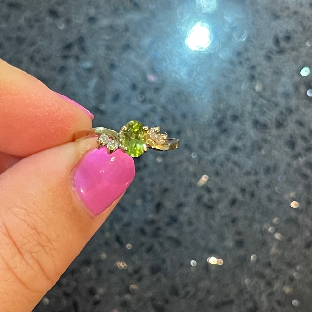 10K Solid Gold Peridot and Genuine Diamond Ring